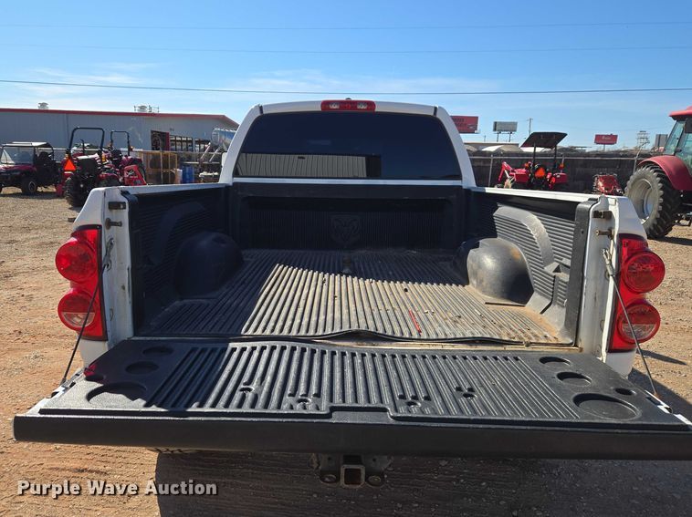 image for item ET1355 2008 Dodge Ram 2500 Crew Cab pickup truck