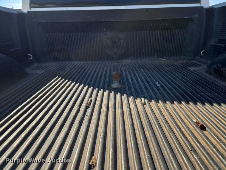 image for item ET1355 2008 Dodge Ram 2500 Crew Cab pickup truck