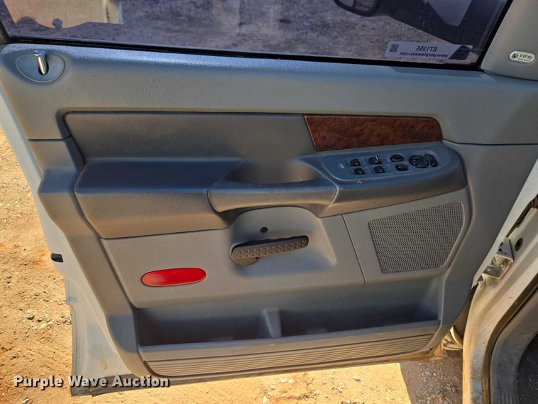 image for item ET1355 2008 Dodge Ram 2500 Crew Cab pickup truck