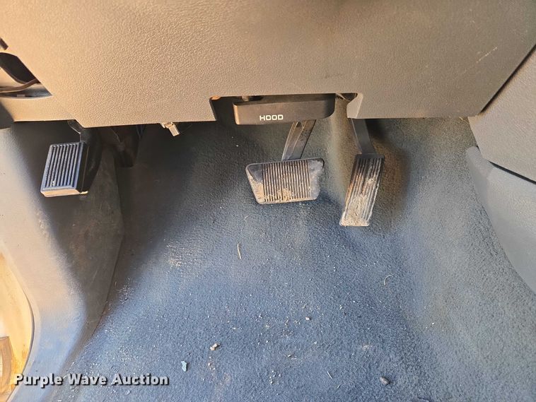 image for item ET1355 2008 Dodge Ram 2500 Crew Cab pickup truck