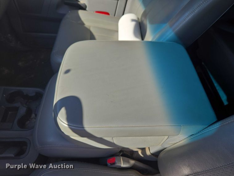 image for item ET1355 2008 Dodge Ram 2500 Crew Cab pickup truck