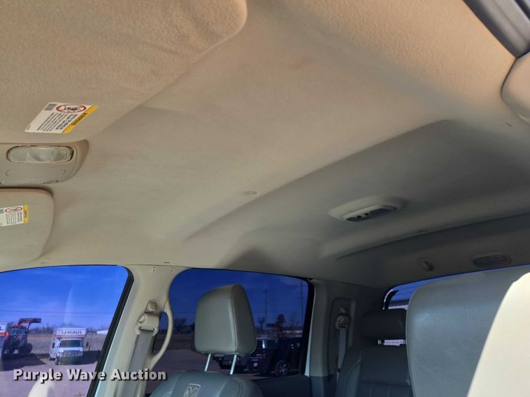 image for item ET1355 2008 Dodge Ram 2500 Crew Cab pickup truck