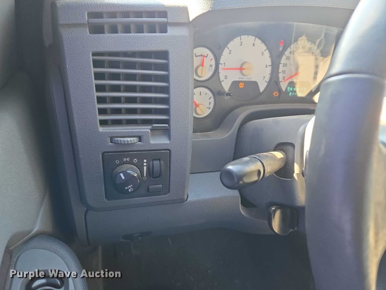 image for item ET1355 2008 Dodge Ram 2500 Crew Cab pickup truck