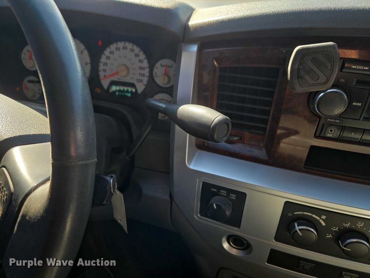 image for item ET1355 2008 Dodge Ram 2500 Crew Cab pickup truck