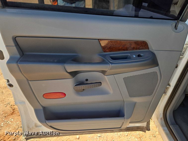 image for item ET1355 2008 Dodge Ram 2500 Crew Cab pickup truck