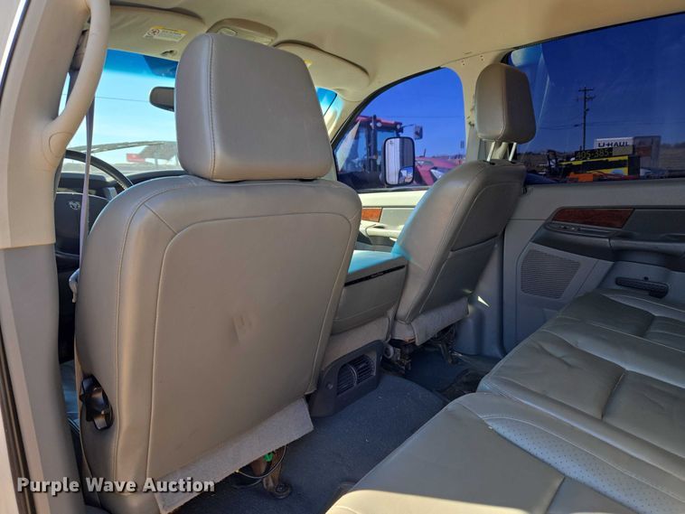 image for item ET1355 2008 Dodge Ram 2500 Crew Cab pickup truck