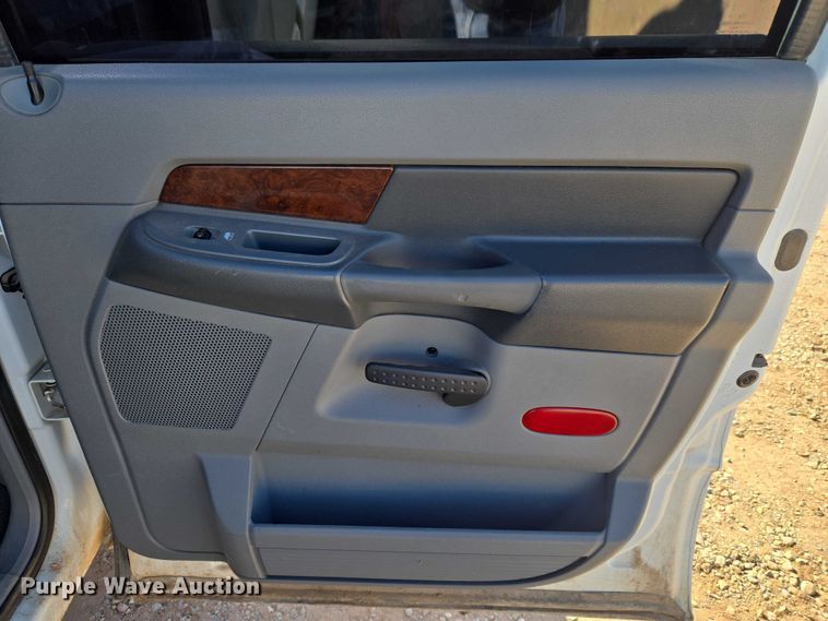 image for item ET1355 2008 Dodge Ram 2500 Crew Cab pickup truck