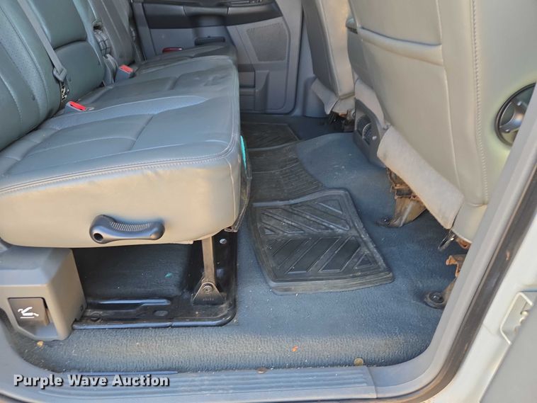 image for item ET1355 2008 Dodge Ram 2500 Crew Cab pickup truck