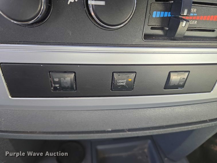 image for item ET1355 2008 Dodge Ram 2500 Crew Cab pickup truck