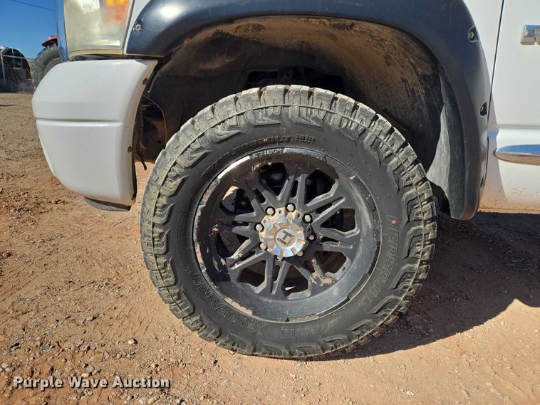 image for item ET1355 2008 Dodge Ram 2500 Crew Cab pickup truck