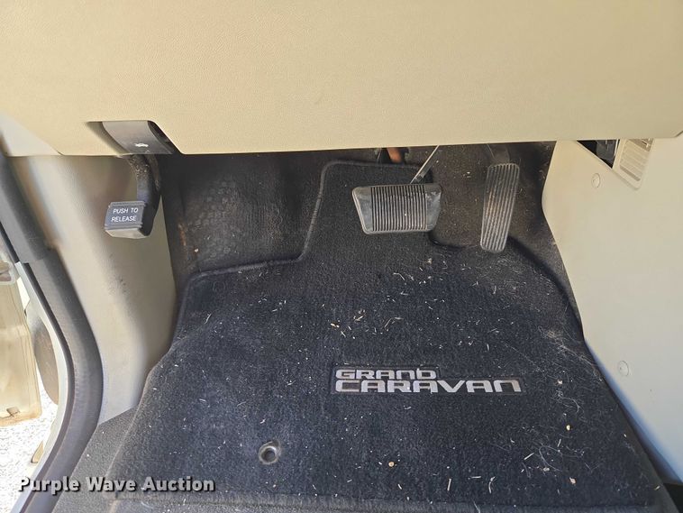 image for item ET1389 2017 Dodge Grand Caravan handicap accessible van