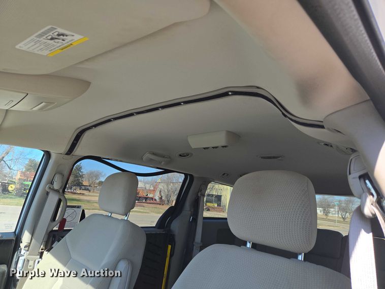 image for item ET1389 2017 Dodge Grand Caravan handicap accessible van