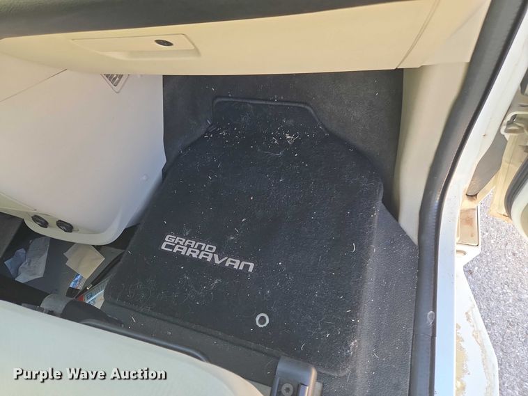 image for item ET1389 2017 Dodge Grand Caravan handicap accessible van