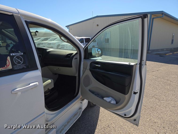 image for item ET1389 2017 Dodge Grand Caravan handicap accessible van