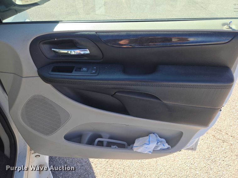 image for item ET1389 2017 Dodge Grand Caravan handicap accessible van