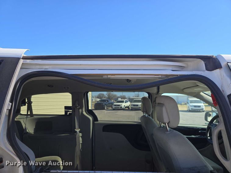 image for item ET1389 2017 Dodge Grand Caravan handicap accessible van