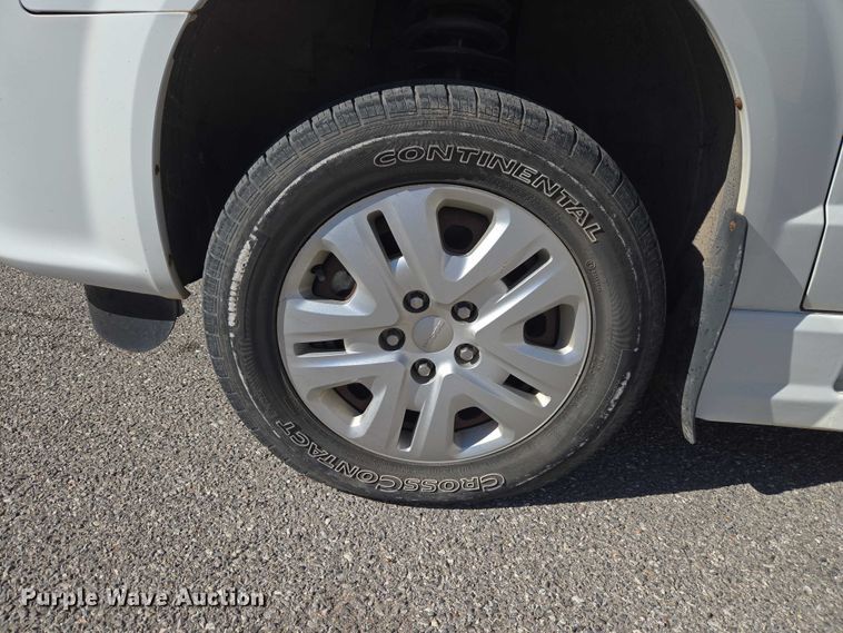 image for item ET1389 2017 Dodge Grand Caravan handicap accessible van