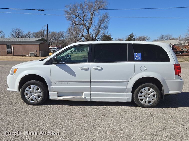 image for item ET1390 2017 Dodge Grand Caravan handicap accessible van