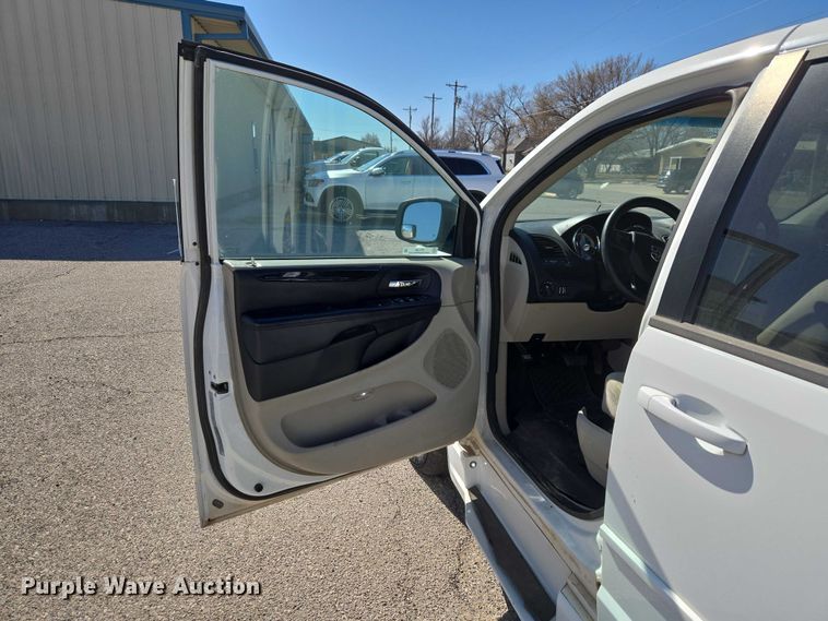 image for item ET1390 2017 Dodge Grand Caravan handicap accessible van