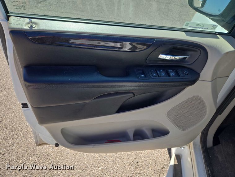 image for item ET1390 2017 Dodge Grand Caravan handicap accessible van