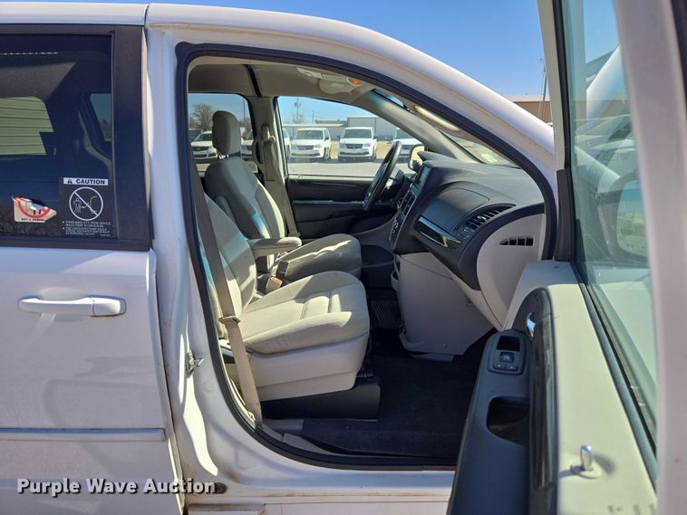 image for item ET1390 2017 Dodge Grand Caravan handicap accessible van
