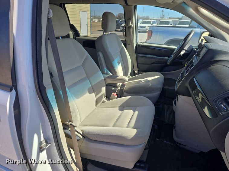 image for item ET1390 2017 Dodge Grand Caravan handicap accessible van