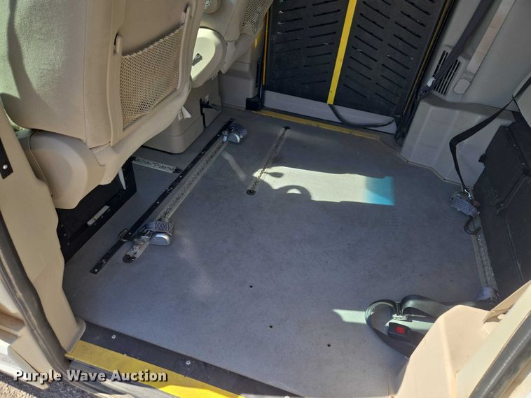 image for item ET1390 2017 Dodge Grand Caravan handicap accessible van