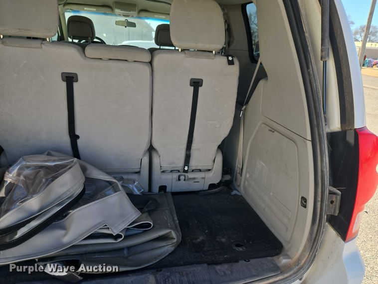 image for item ET1390 2017 Dodge Grand Caravan handicap accessible van