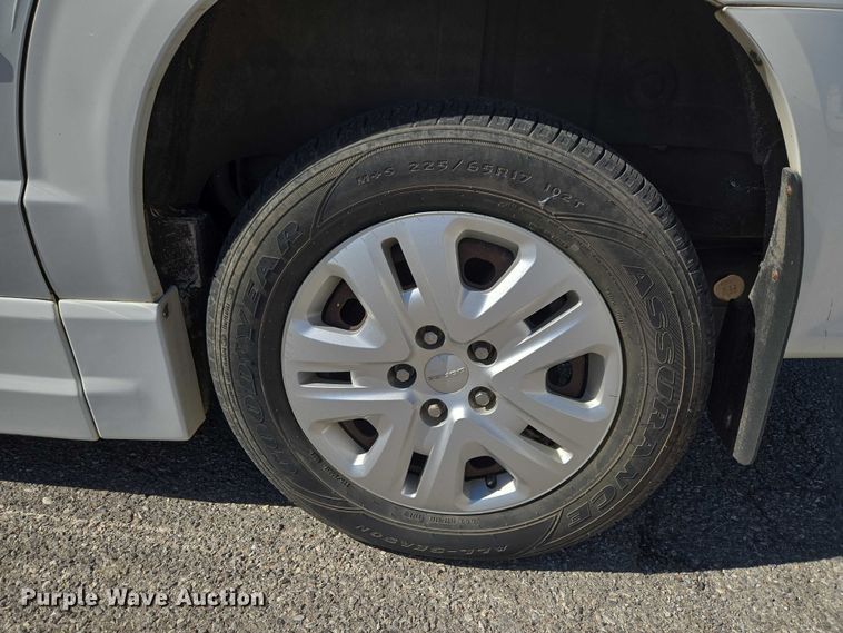 image for item ET1390 2017 Dodge Grand Caravan handicap accessible van