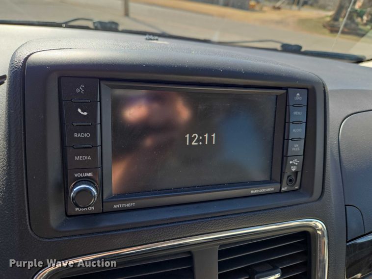 image for item ET1394 2017 Dodge Grand Caravan handicap accessible van