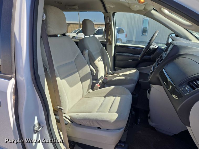 image for item ET1394 2017 Dodge Grand Caravan handicap accessible van