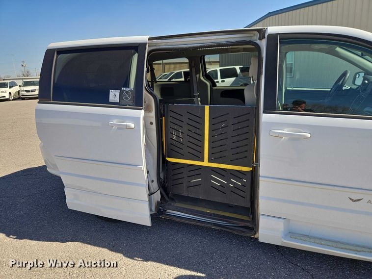 image for item ET1394 2017 Dodge Grand Caravan handicap accessible van