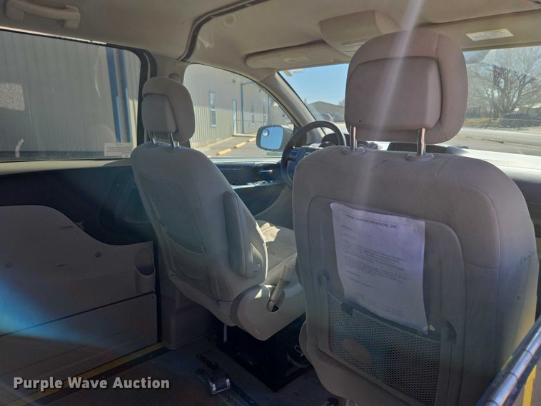 image for item ET1394 2017 Dodge Grand Caravan handicap accessible van