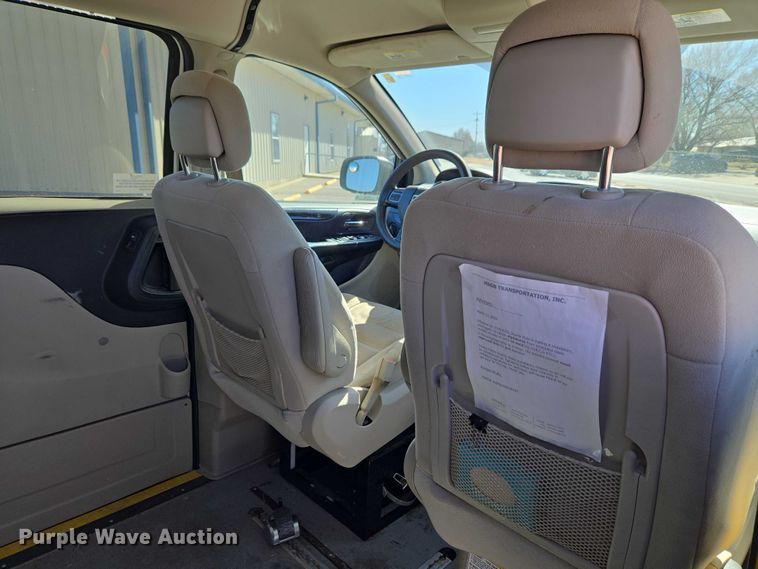 image for item ET1394 2017 Dodge Grand Caravan handicap accessible van