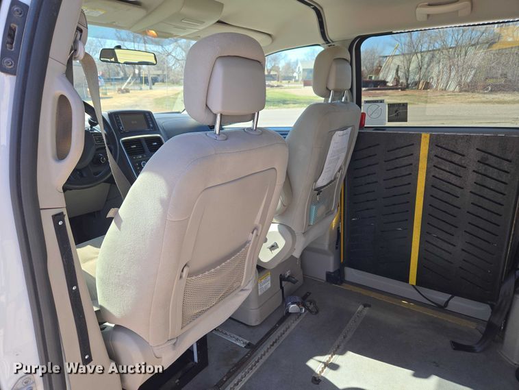 image for item ET1394 2017 Dodge Grand Caravan handicap accessible van