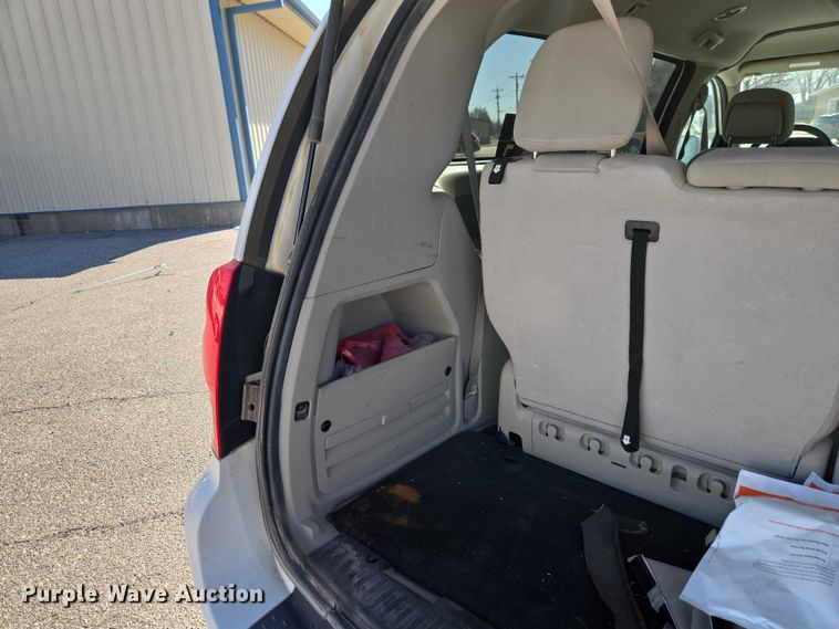 image for item ET1394 2017 Dodge Grand Caravan handicap accessible van