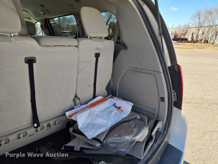 image for item ET1394 2017 Dodge Grand Caravan handicap accessible van