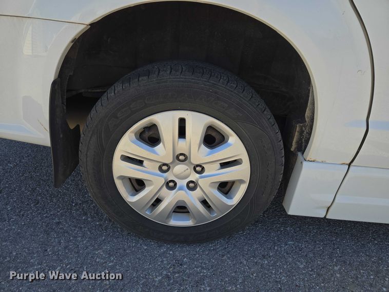 image for item ET1394 2017 Dodge Grand Caravan handicap accessible van
