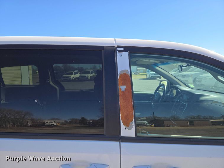 image for item ET1396 2015 Dodge Grand Caravan handicap accessible van