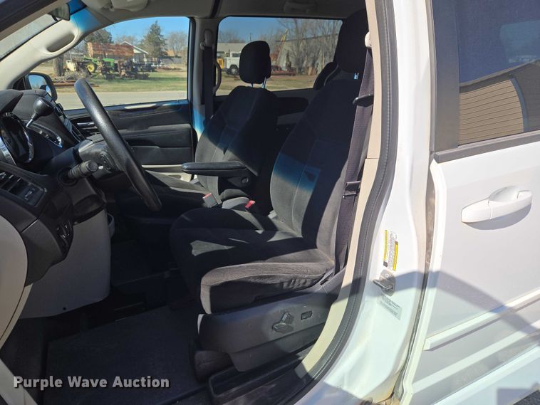 image for item ET1396 2015 Dodge Grand Caravan handicap accessible van