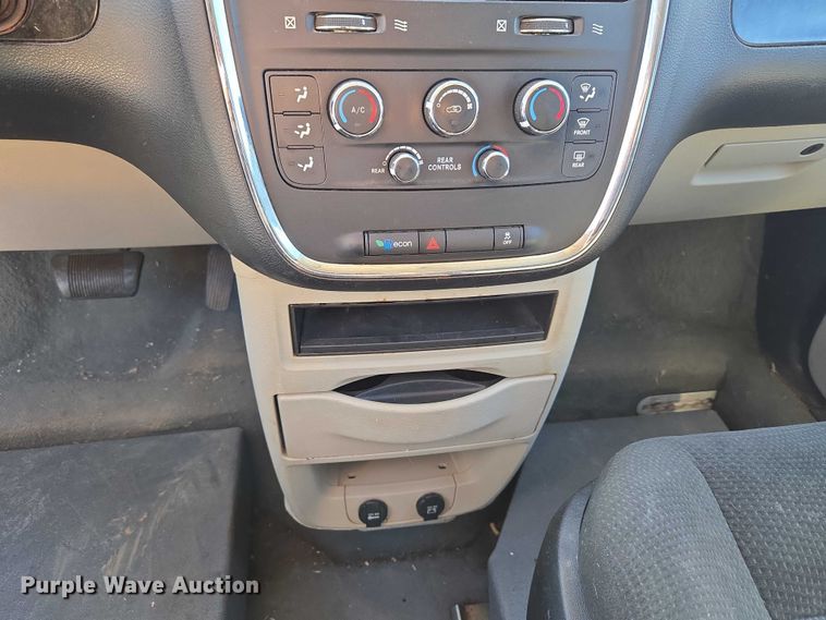 image for item ET1396 2015 Dodge Grand Caravan handicap accessible van