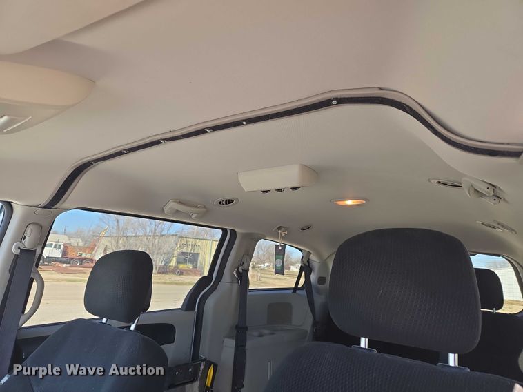 image for item ET1396 2015 Dodge Grand Caravan handicap accessible van