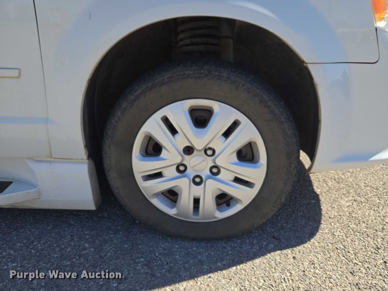 image for item ET1396 2015 Dodge Grand Caravan handicap accessible van