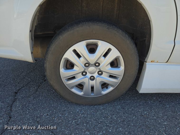 image for item ET1396 2015 Dodge Grand Caravan handicap accessible van