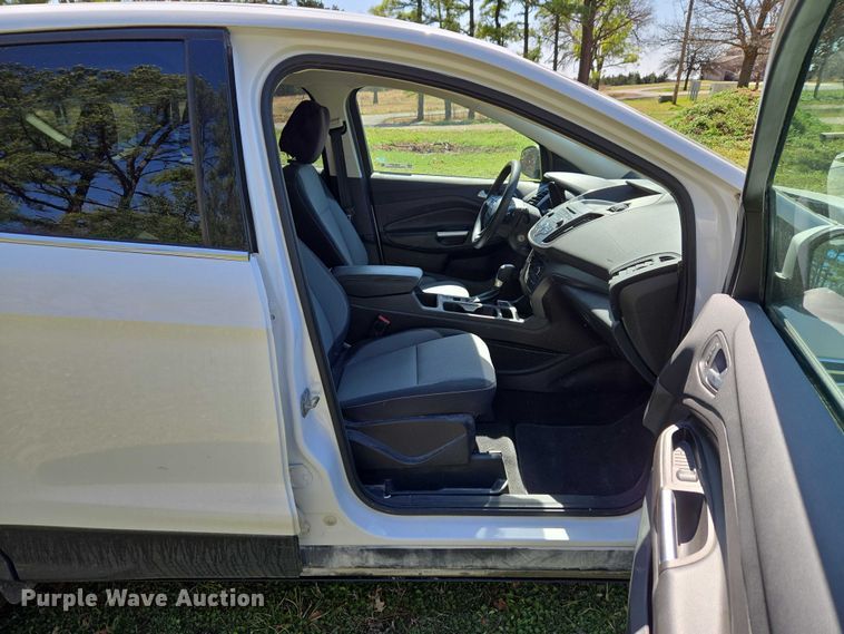 image for item ET1457 2017 Ford Escape SUV