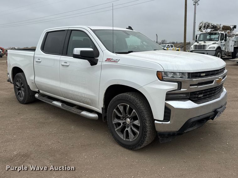 image for item ET1644 2020 Chevrolet Silverado 1500 Crew Cab pickup truck