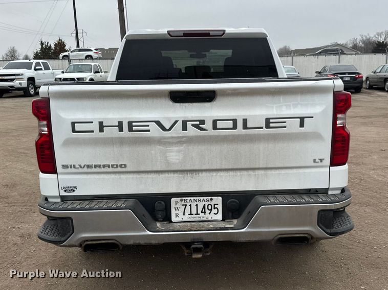 image for item ET1644 2020 Chevrolet Silverado 1500 Crew Cab pickup truck