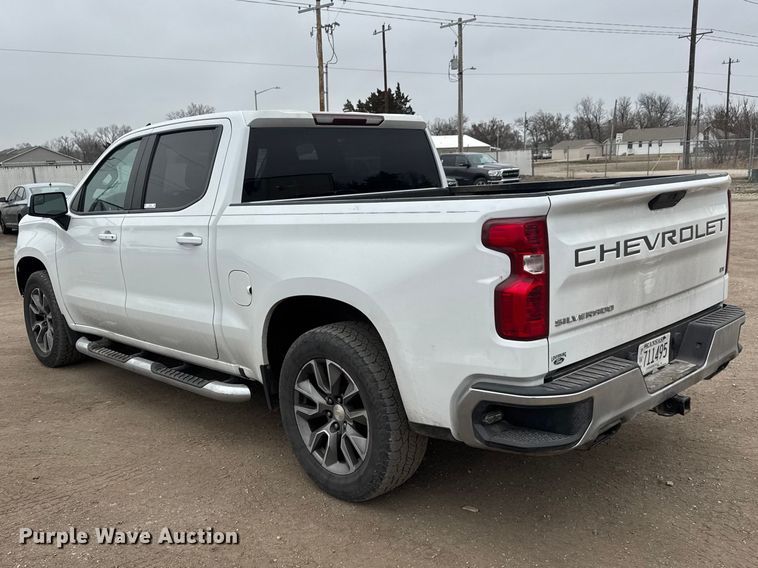 image for item ET1644 2020 Chevrolet Silverado 1500 Crew Cab pickup truck