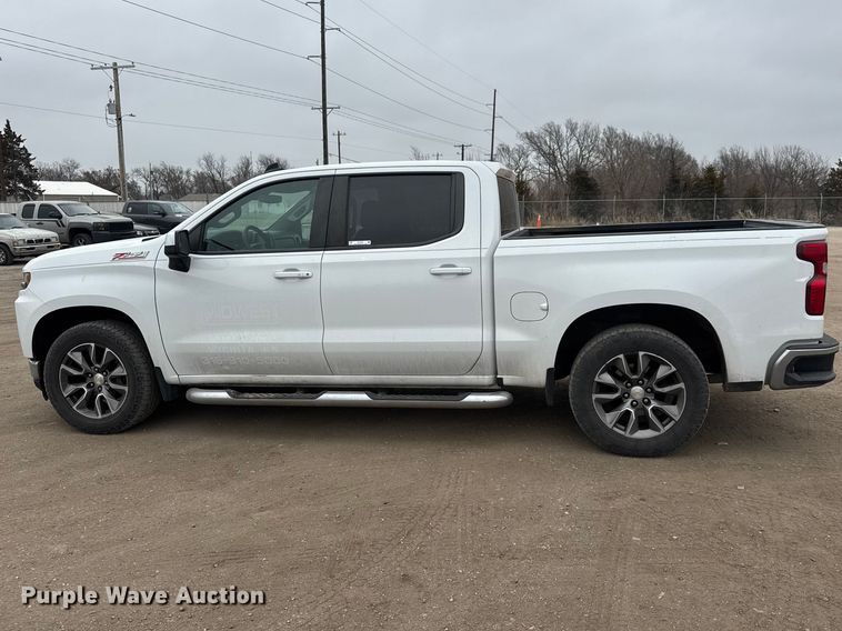 image for item ET1644 2020 Chevrolet Silverado 1500 Crew Cab pickup truck