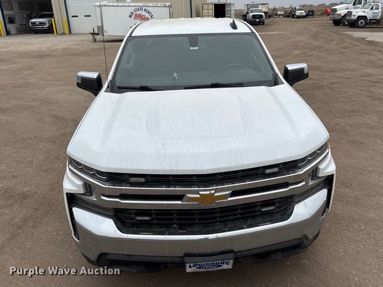 image for item ET1644 2020 Chevrolet Silverado 1500 Crew Cab pickup truck